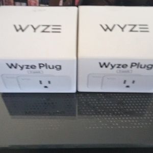 Wyze Smart outlet Plug 2- 2 Packs Brand New 4 Total